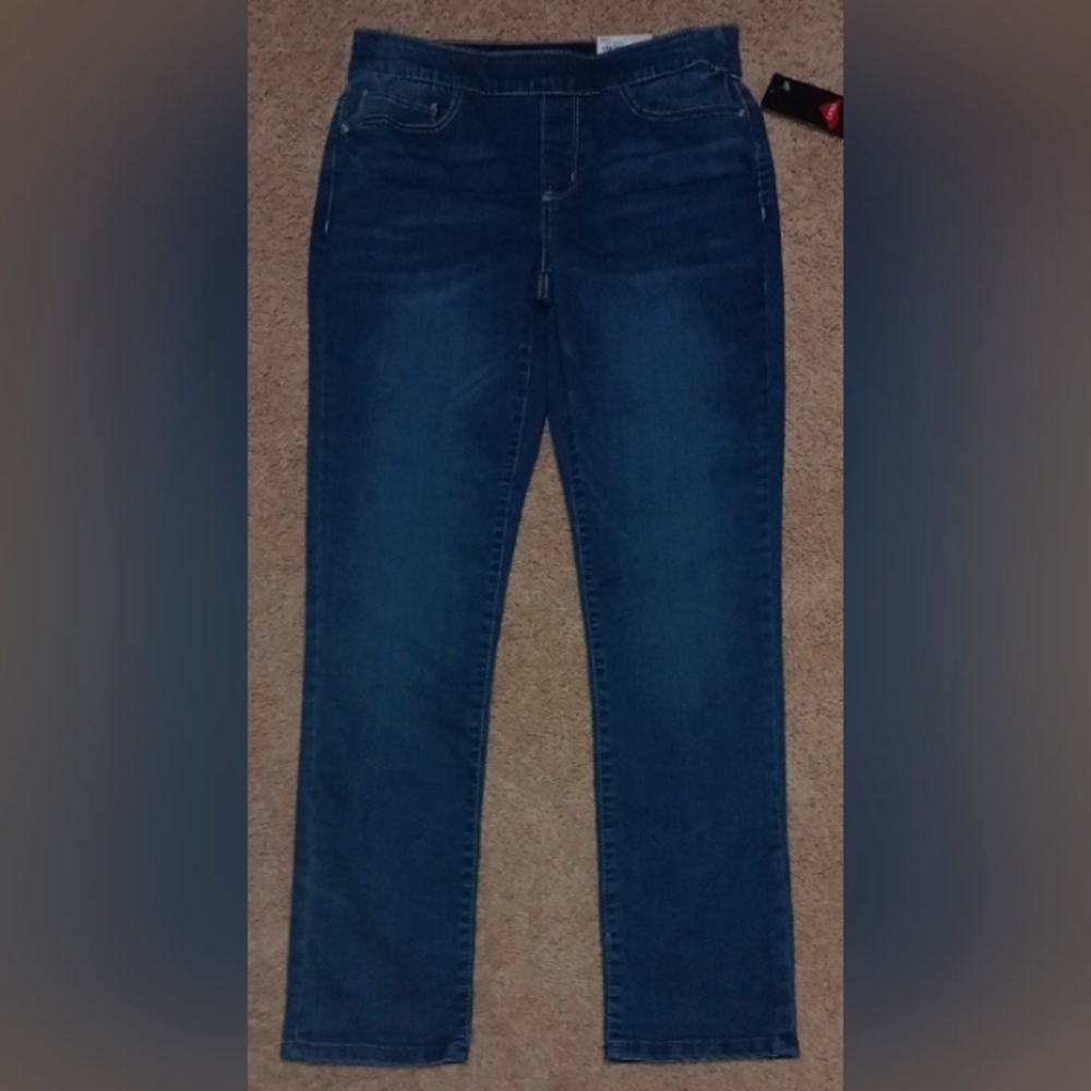 NWT Women's Croft & Barrow Mid Rise Relaxed Pull-On Girlfriend Jeans.